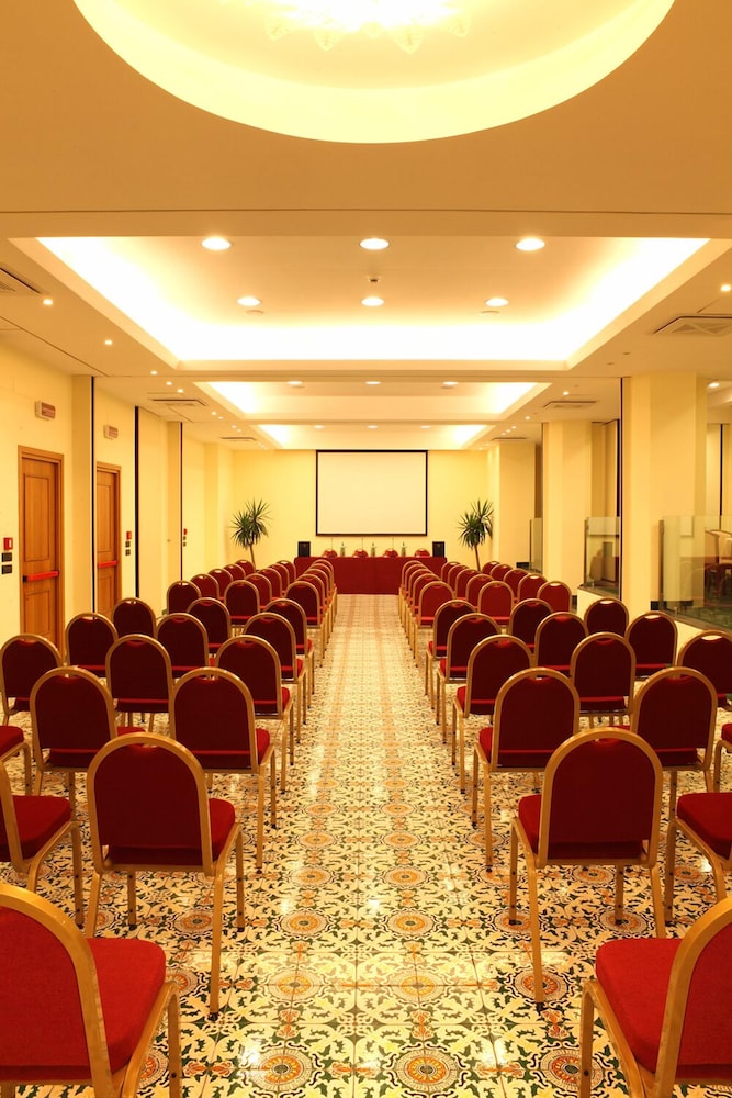 Hermitage Resort and Thermal Spa Hotel 68/76