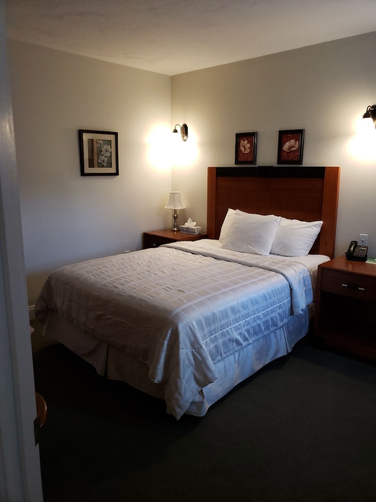 Crescent Suites Hotel 16/57