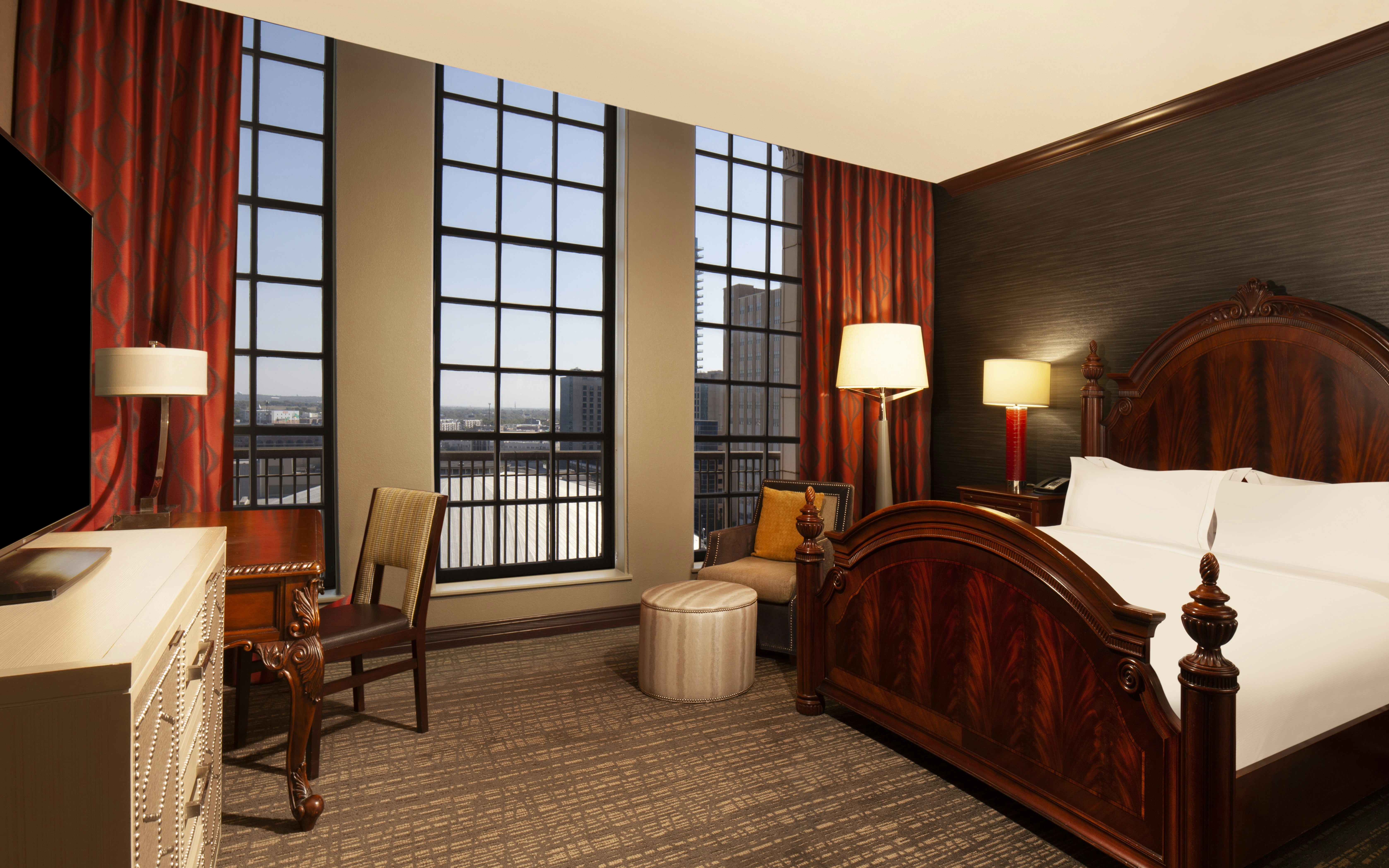 ROOM, KING BED, HIGH FLOOR