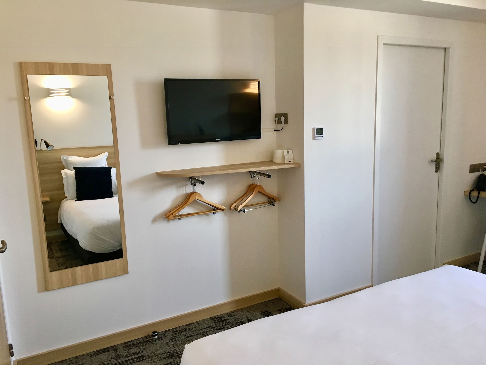 غرفة كومفورت بسرير كوين، Brit Hotel Confort Martigues 3/5