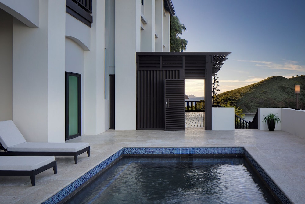 PETER ISLAND RESORT AND SPA 24/55
