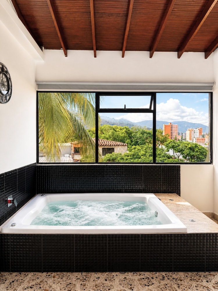 Ofix Hotel 25/50