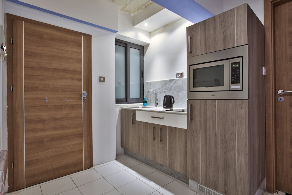 Barrakka Suites 7/50