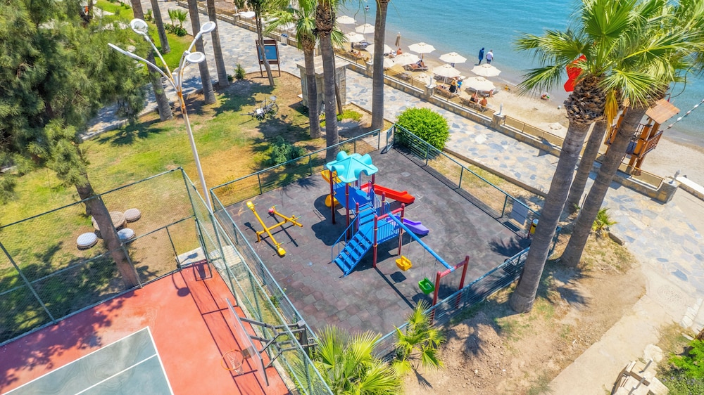 Azka Hotel 73/78