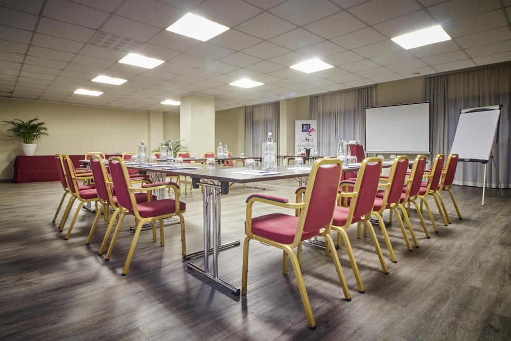 iH Hotels Milano Watt 13 70/76