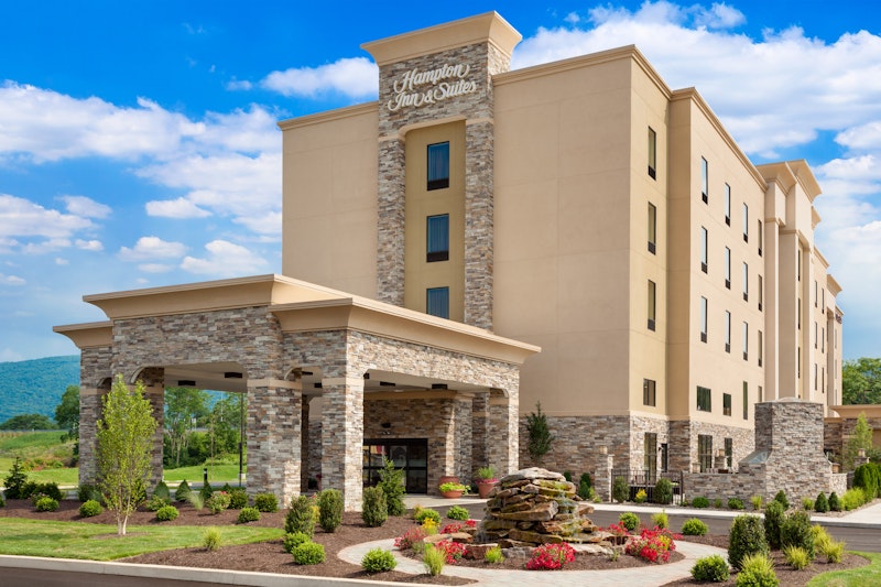 Hampton Inn & Suites Williamsport-Faxon Exit 2/45