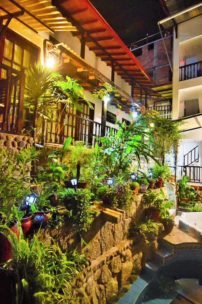 Gringo Bill S Boutique Hotel 85/90