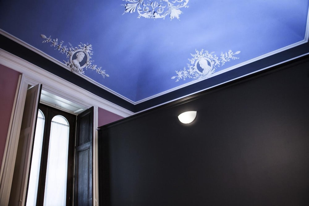 Art Fashion House Luxury Rooms 3/35
