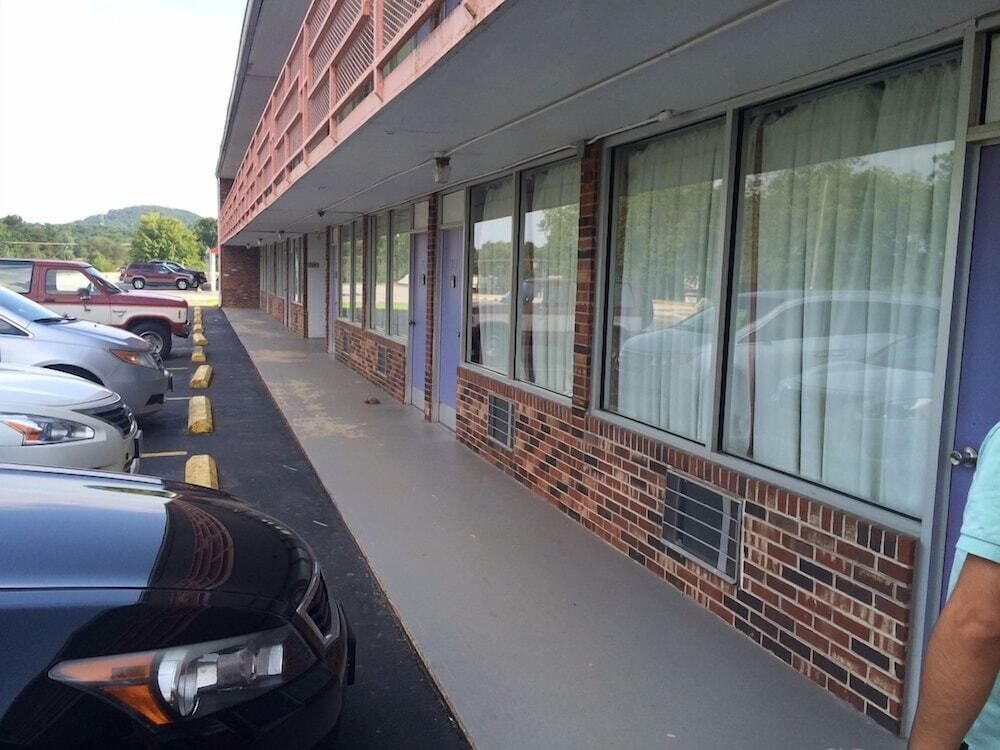 Motel6 Connellys Springs, NC in Icard