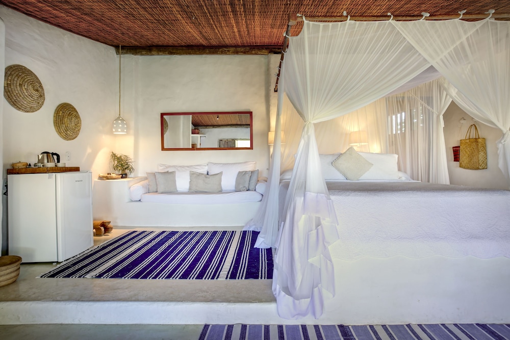 COMFORT, TWIN BEDS