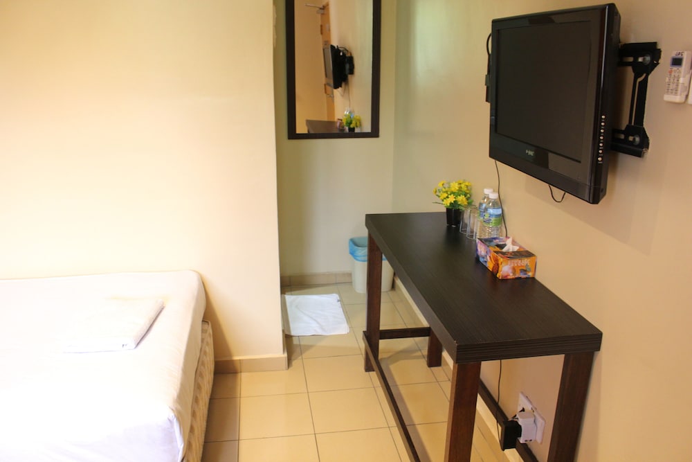 33 Hotel Cheras 43/49