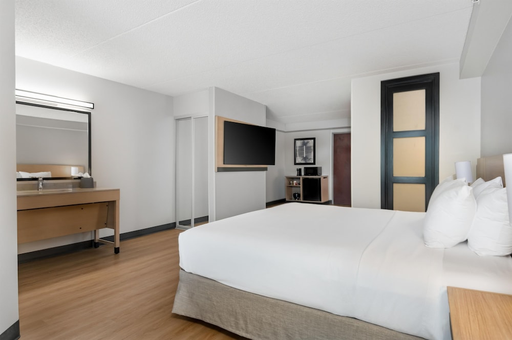 Hyatt Place College Station 7/74