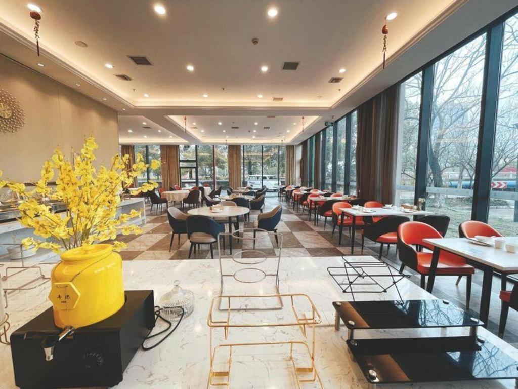 Vienna Hotel (Suzhou Fashion stage Yangcheng Lake store) 32/46