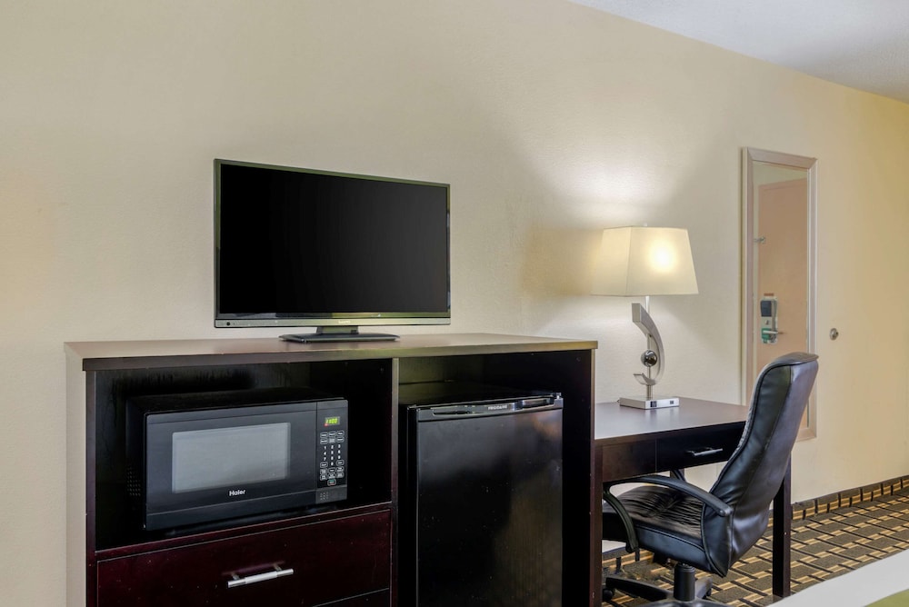 Quality Inn Acworth 42/44