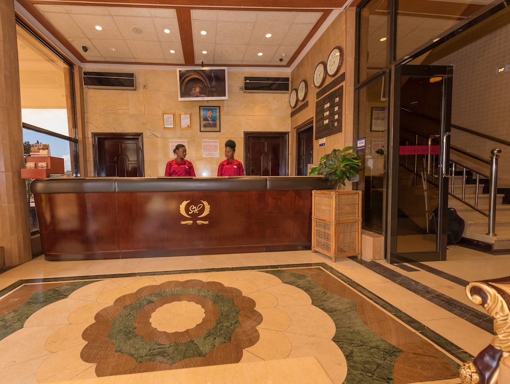 Simama Hotel 5/50