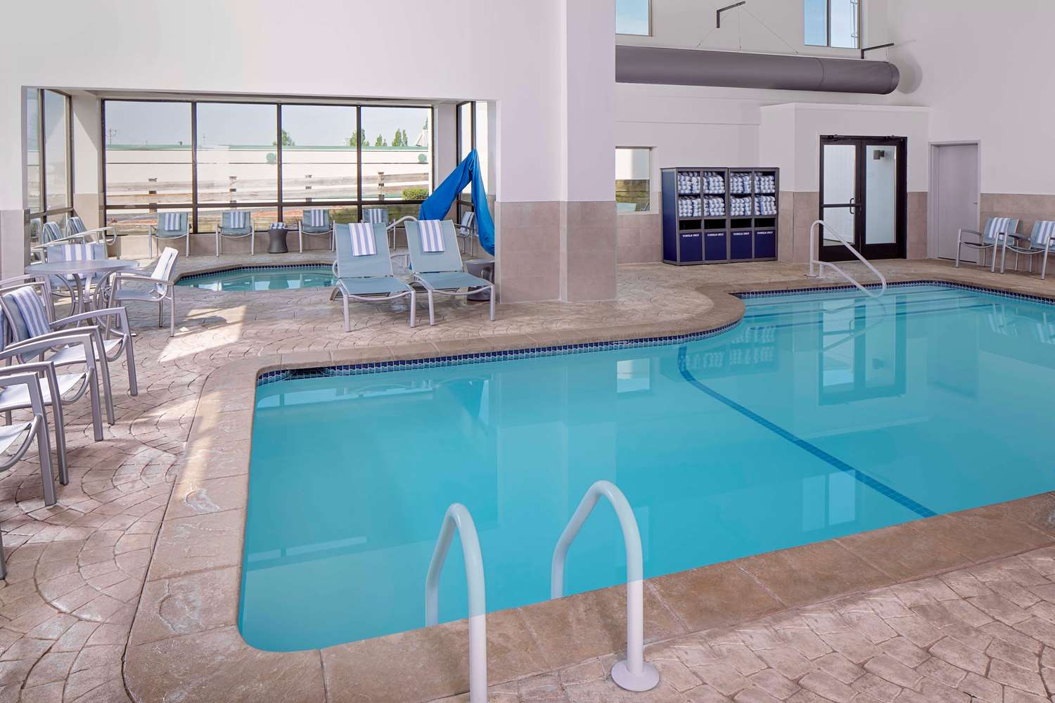 swimming pool spa