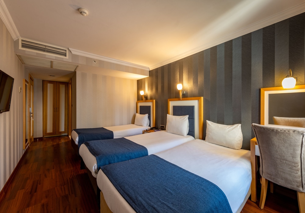 Aven Hotel 15/60