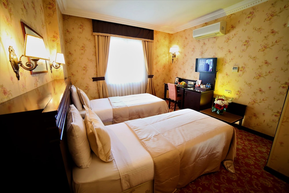 Pera Rose Hotel 32/78