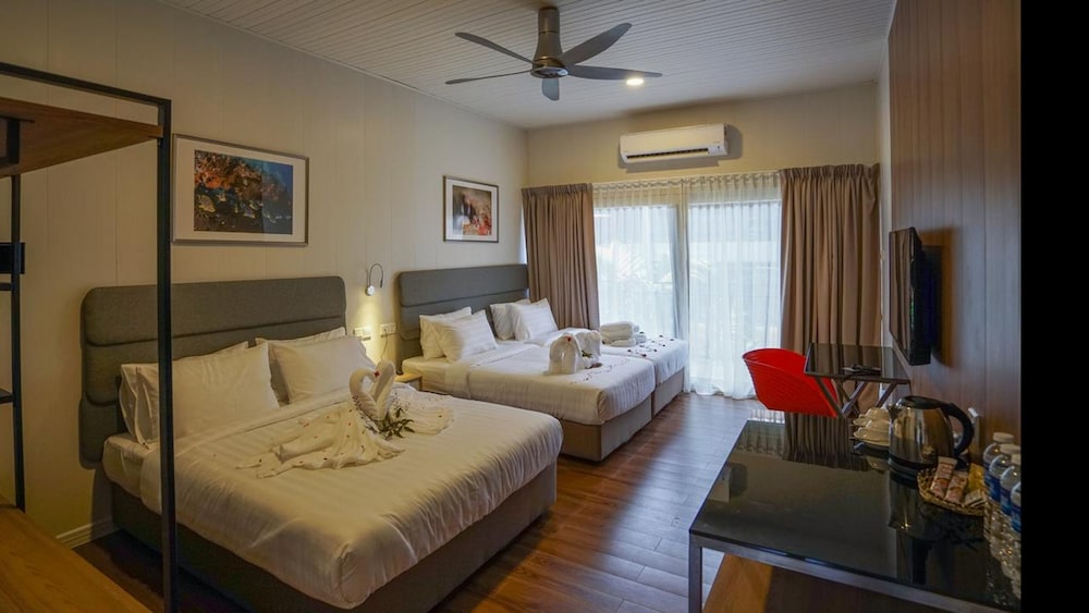 Aman Tioman Beach Resort 7/28