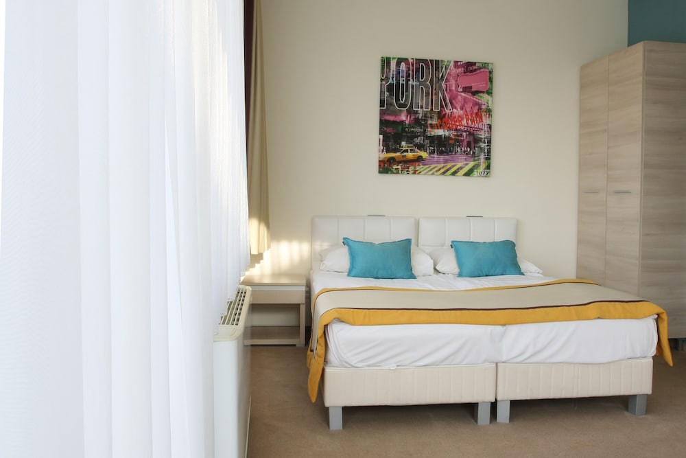 Bliss Hotel And Wellness 29/68