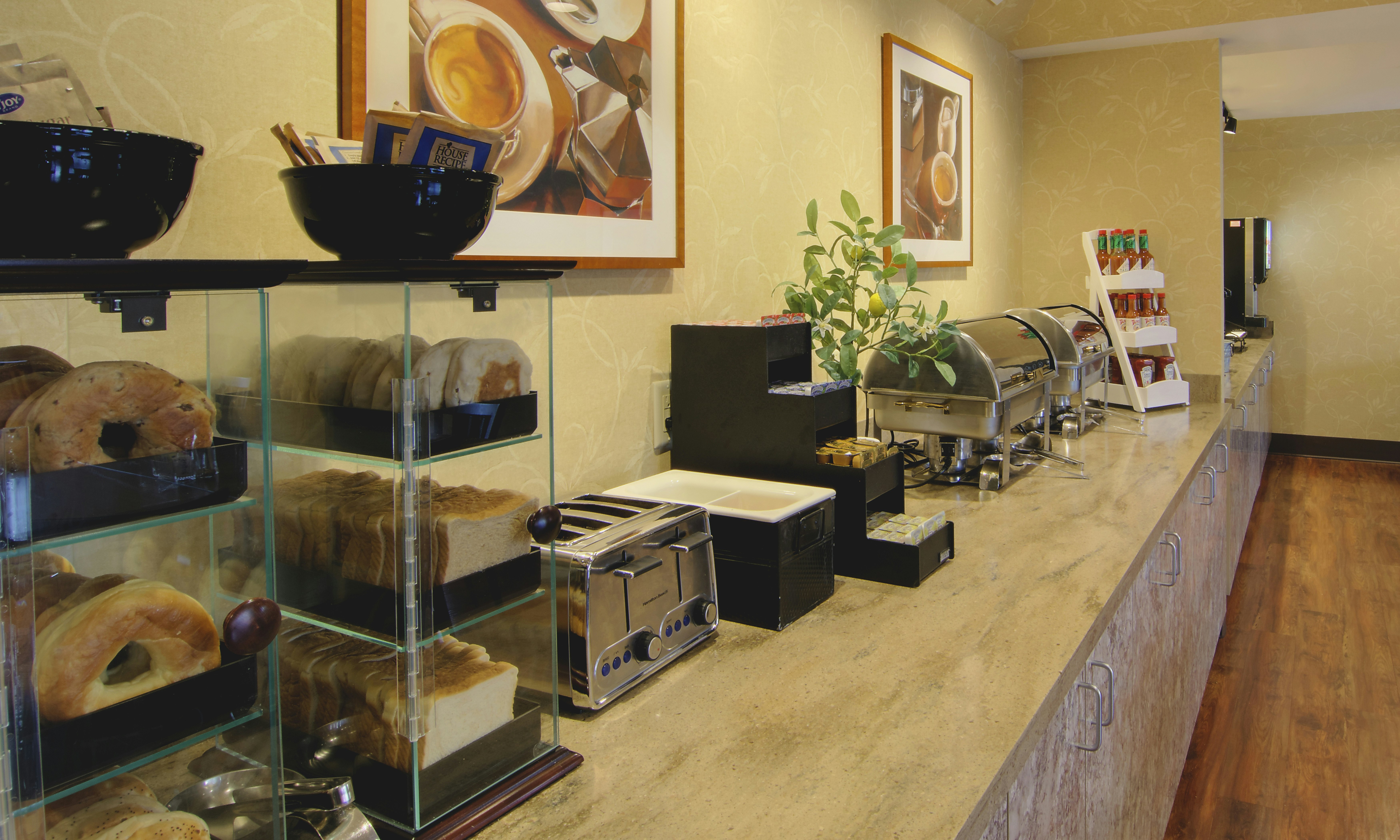 Phoenix Inn Suites South Salem 34/57