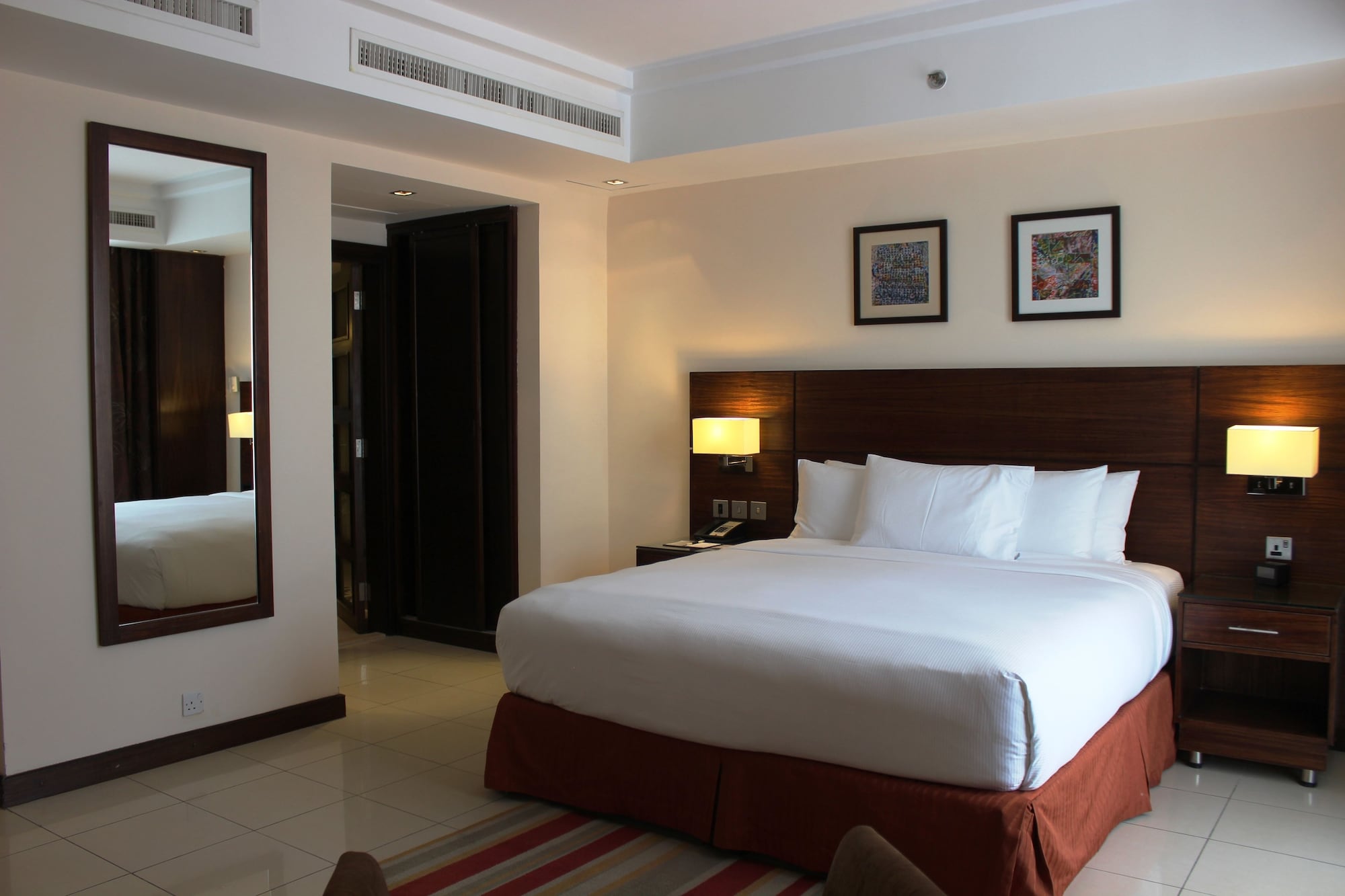 EXECUTIVE, SUITE, KING BED, CITY VIEW
