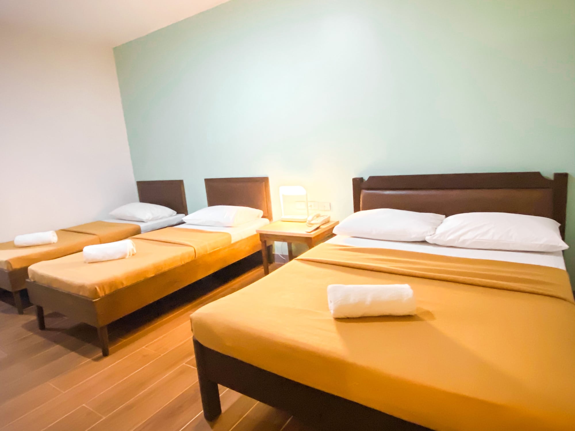 FAMILY, 2 DOUBLE BEDS