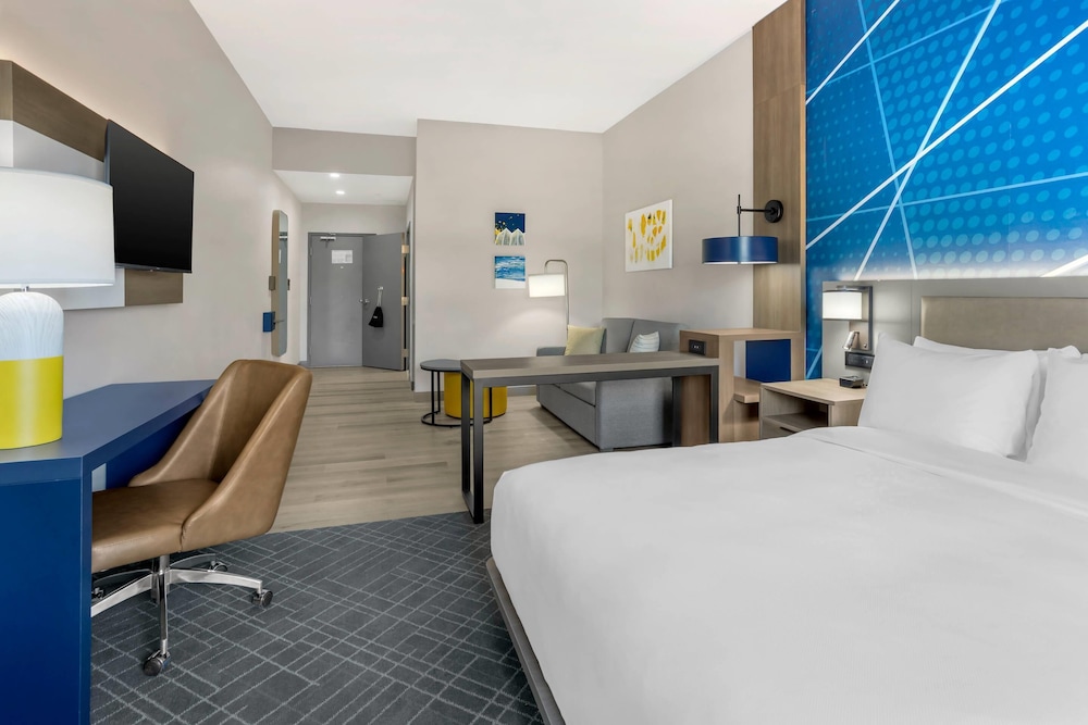 Comfort Suites Central Valley - Woodbury 21/52