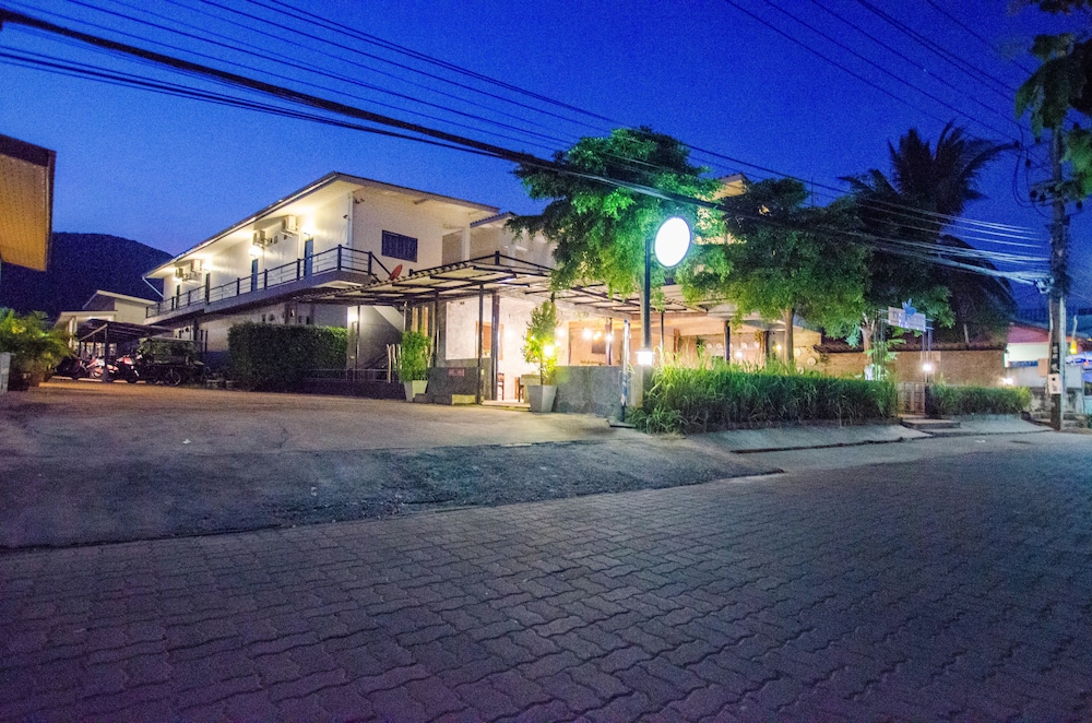 The Rest Hotel 6/44