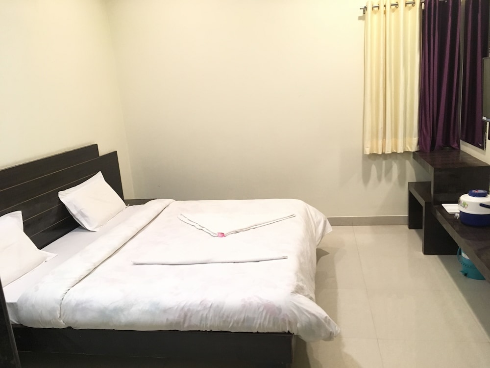 Hotel Shree Pratham Milan 8/28