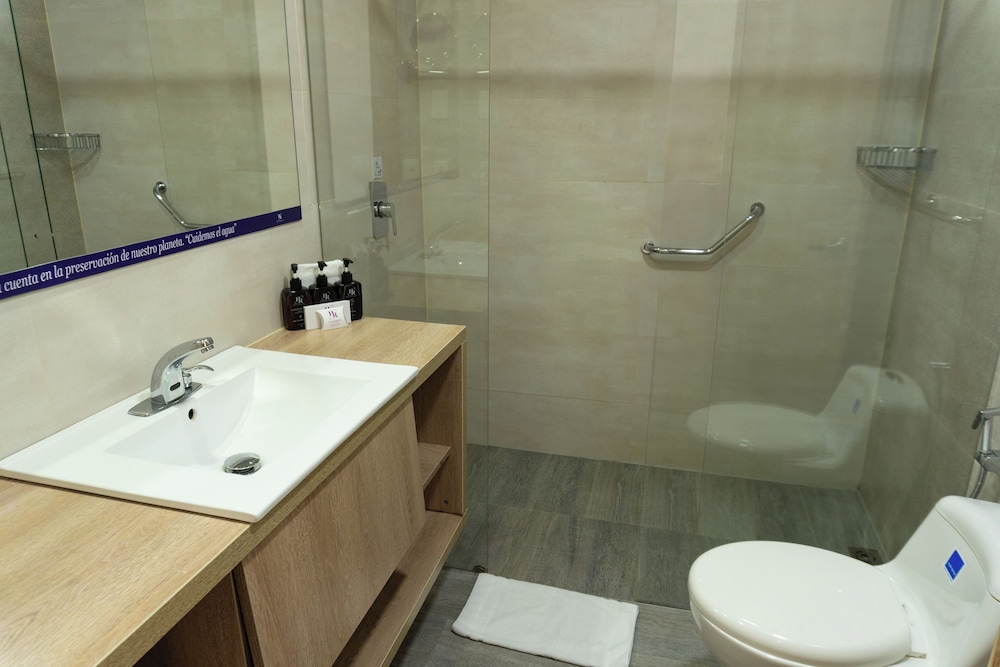 Hotel Roseliere Bucaramanga 49/50