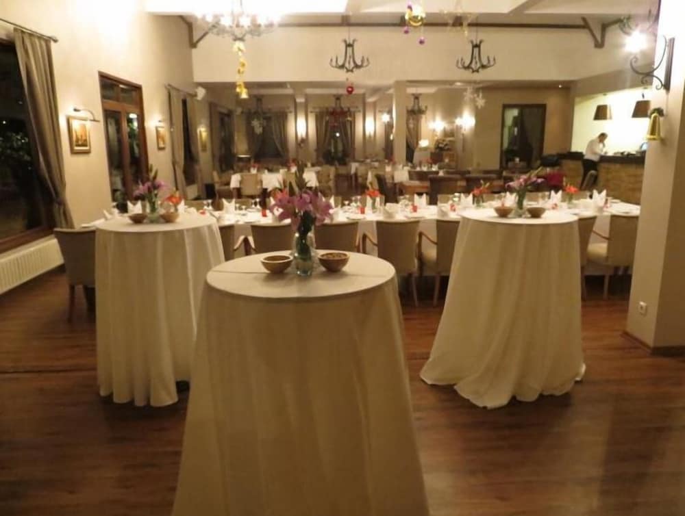 Riva's Club Hotel 25/50