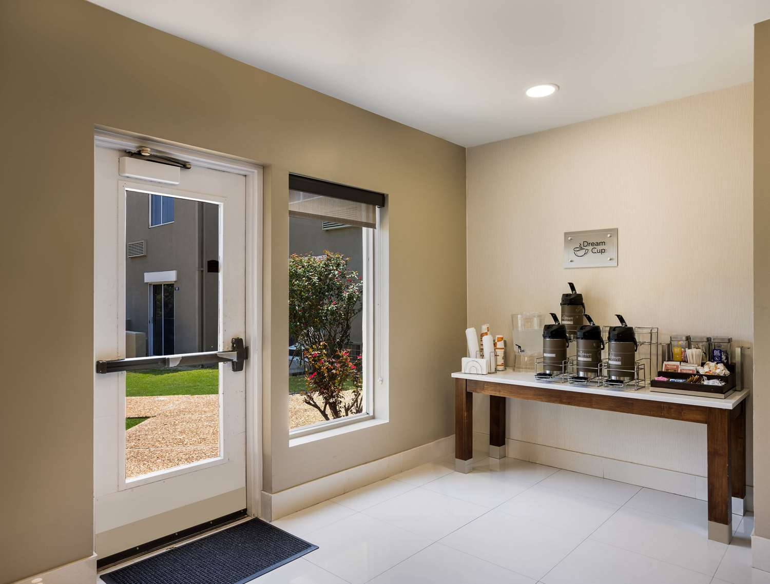MainStay Suites Savannah Midtown 20/40