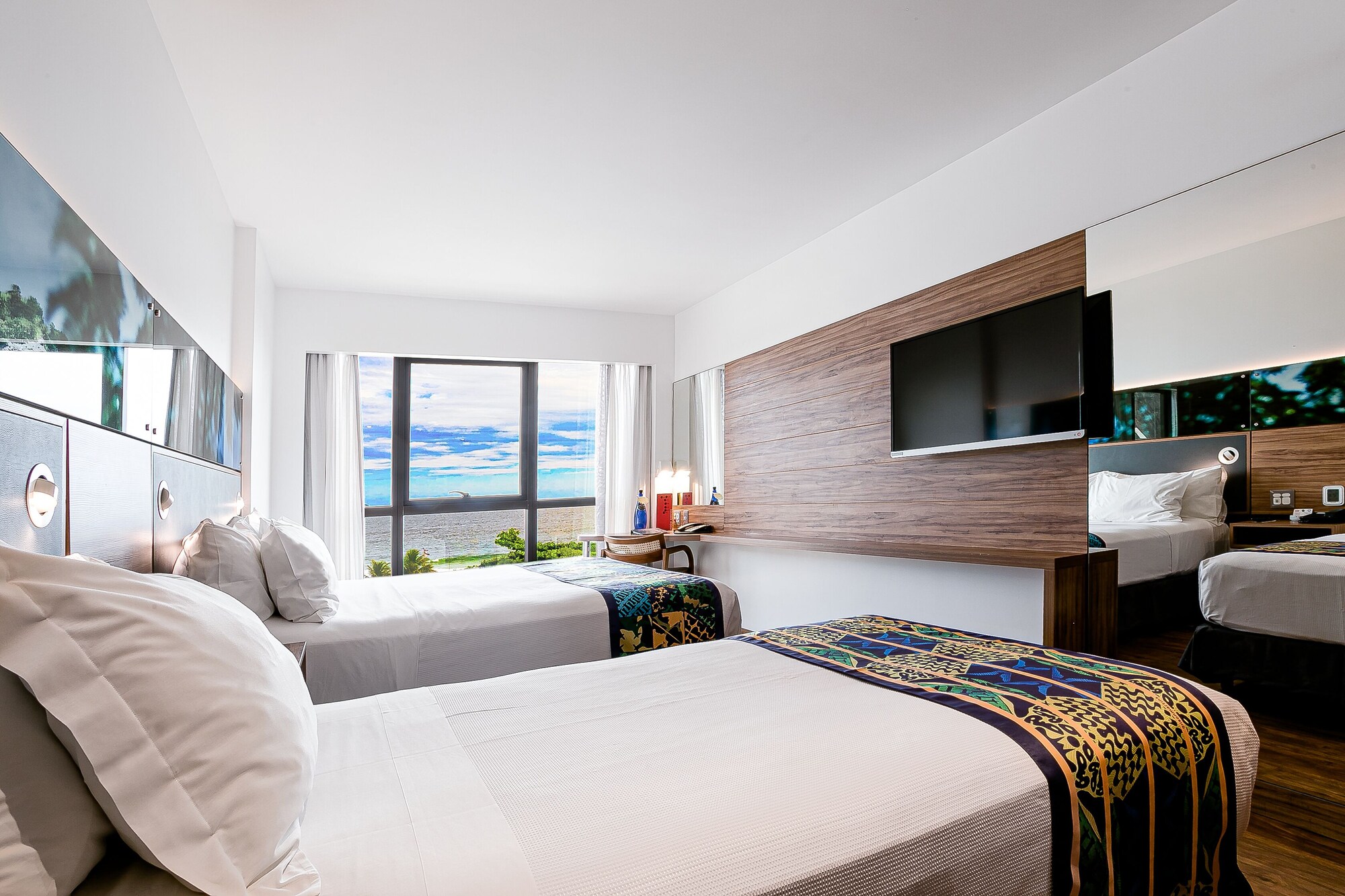 DELUXE, TRIPLE, SEA VIEW
