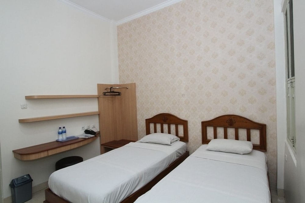 Hotel Besar Purwokerto 13/50