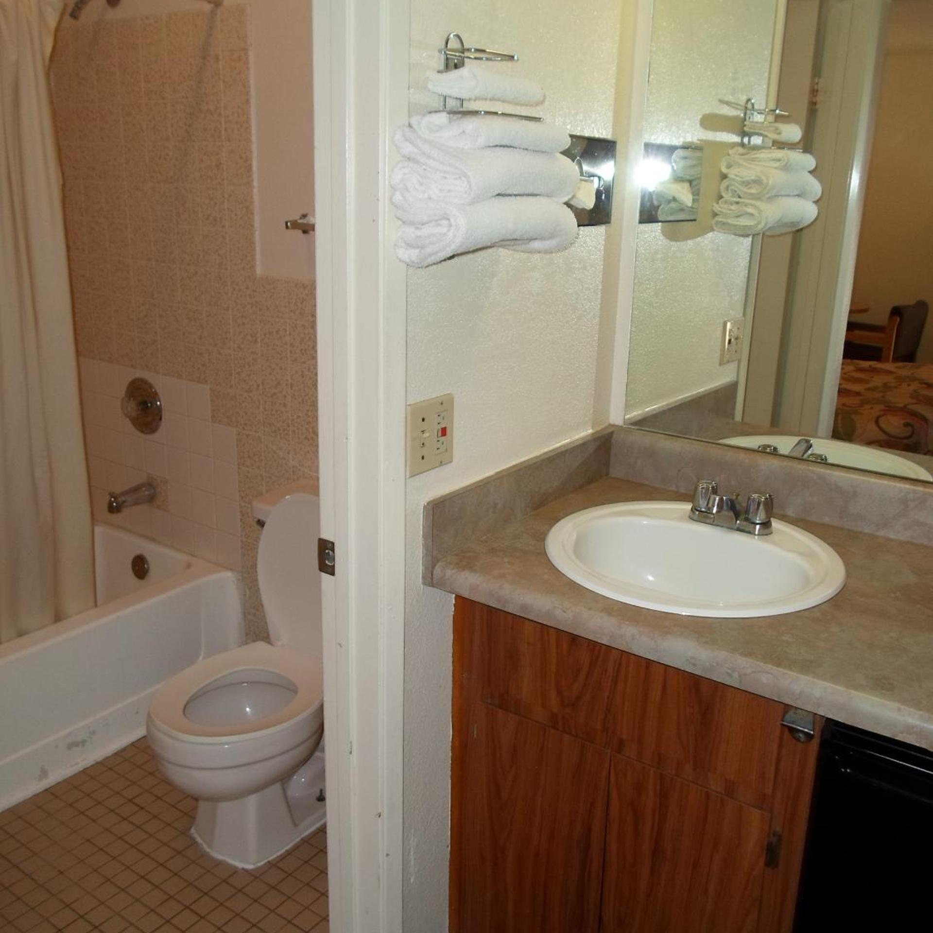 EZ 8 Motel Newark 23/25