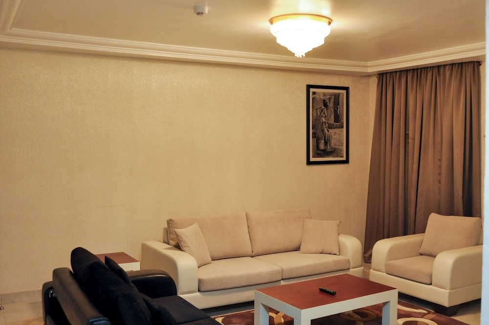Caledonian Suites 43/63