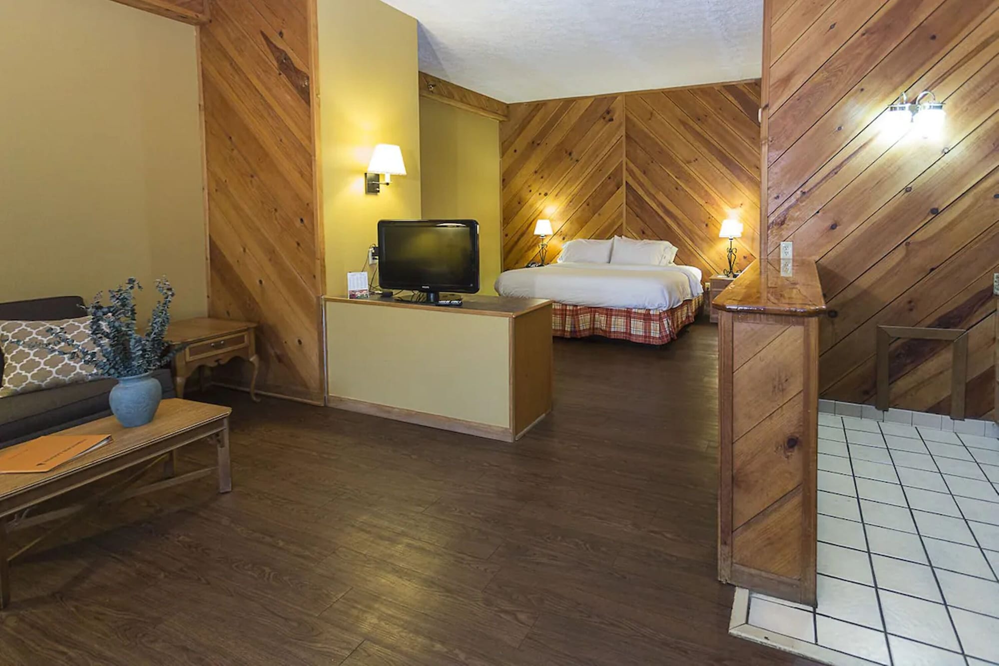 جناح بسرير كينج، Timbers Lodge 3/7