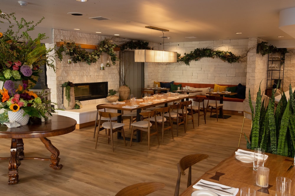 Toll House Hotel Los Gatos, Tapestry Collection by Hilton 31/50