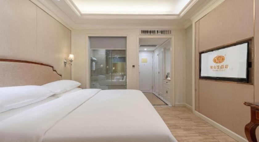 Vienna Hotel (Guangzhou Baiyun University Jinyuan Plaza) 12/54