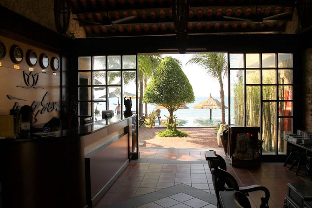 Lotus Village Resort 18/38