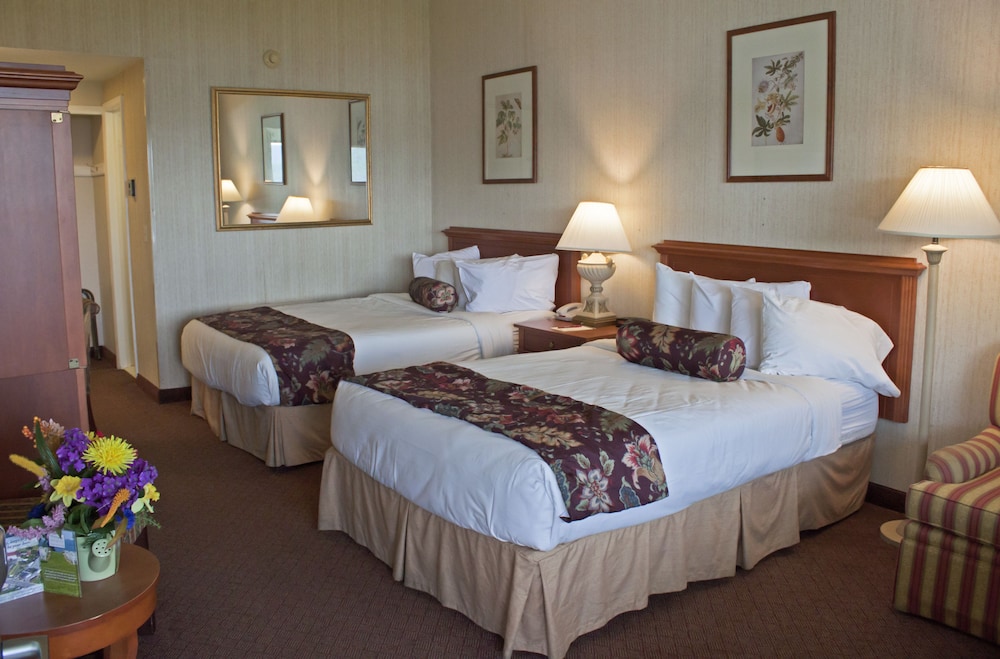Fort William Henry Hotel and Conference Center 14/67
