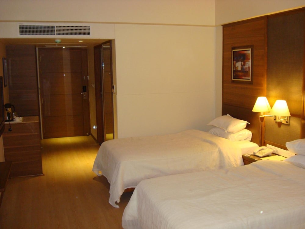 THE PRESIDENT A BOUTIQUE HOTEL 21/36
