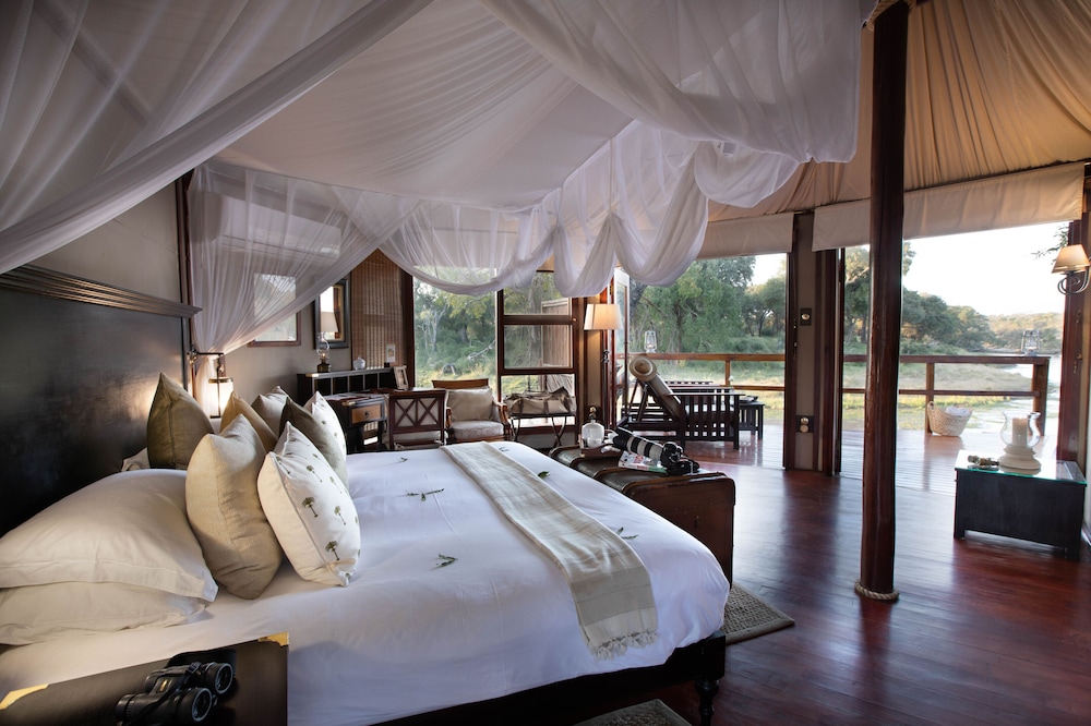 Hamilton Tented Camp 24/56