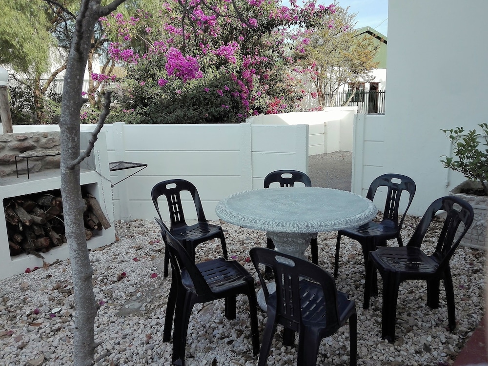 Green Olive Guesthouse 35/50