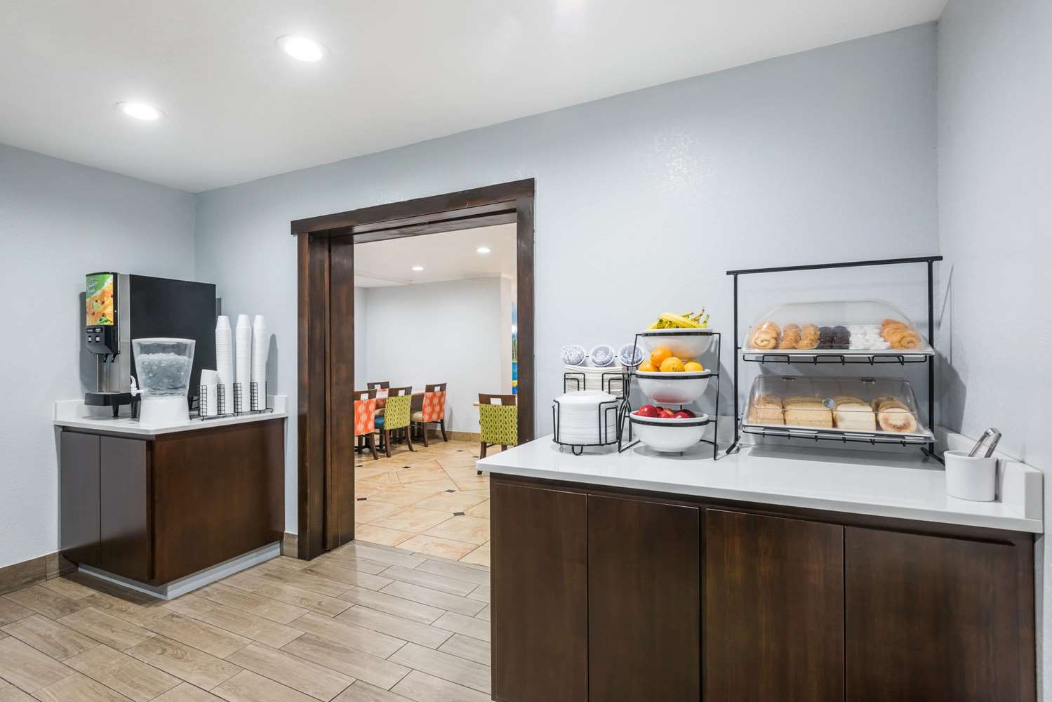 Country Inn & Suites by Radisson, Coeur d'Alene 4/27