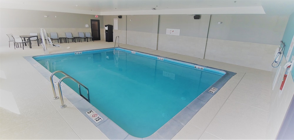 Avid Hotel Perry-National Fairground Area 18/40