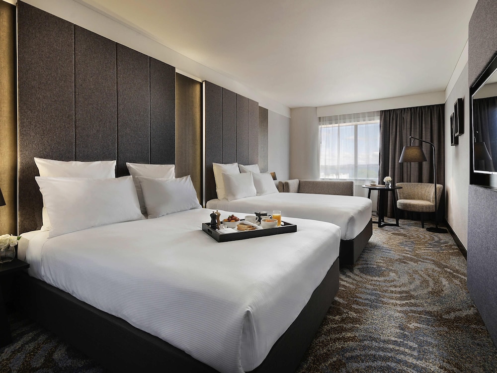SUPERIOR, 2 QUEEN BEDS, CITY VIEW