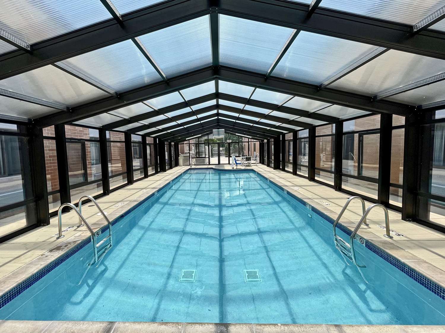 Comfort Inn & Suites Mundelein-Vernon Hills 8/19