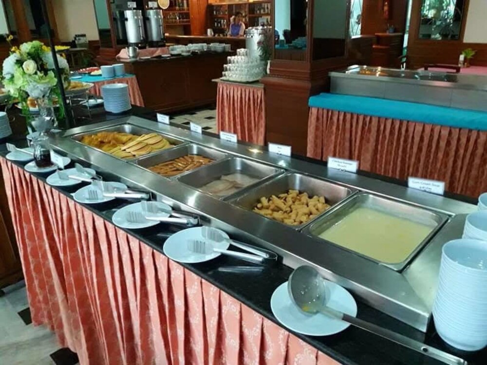 Royal Palace Hotel 49/66